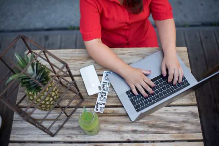 Simone Levie Meer Diepgang in je business blog inspiratie laptop 700 x 467